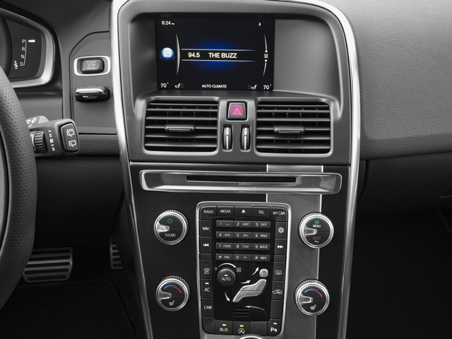 2017 Volvo XC60 T6 R-Design