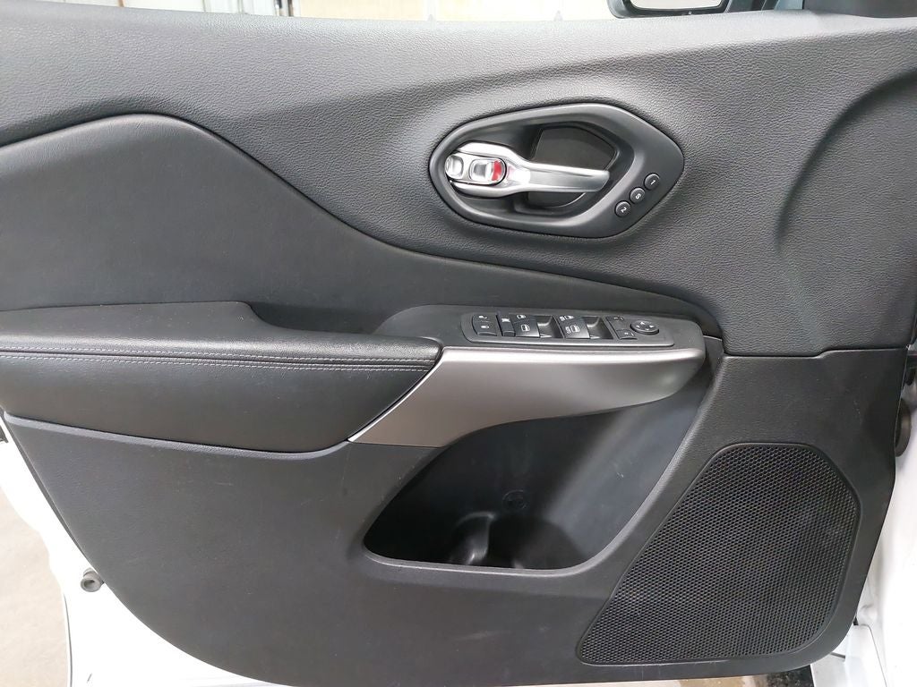 2019 Jeep Cherokee Overland