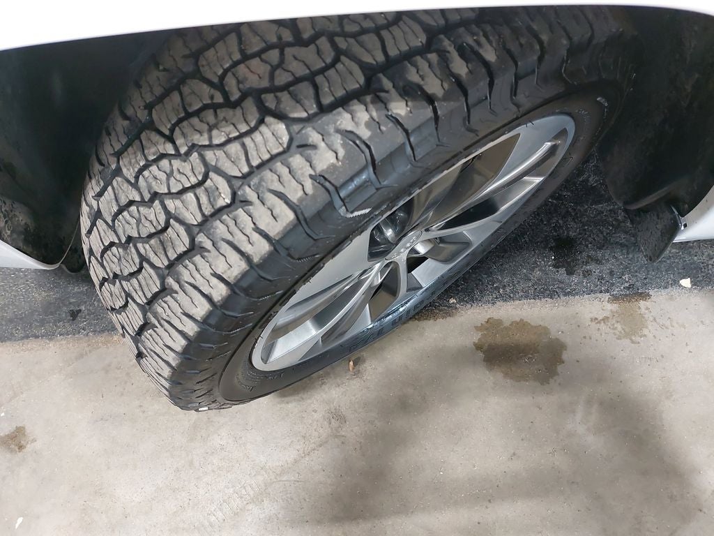 2019 Jeep Cherokee Overland