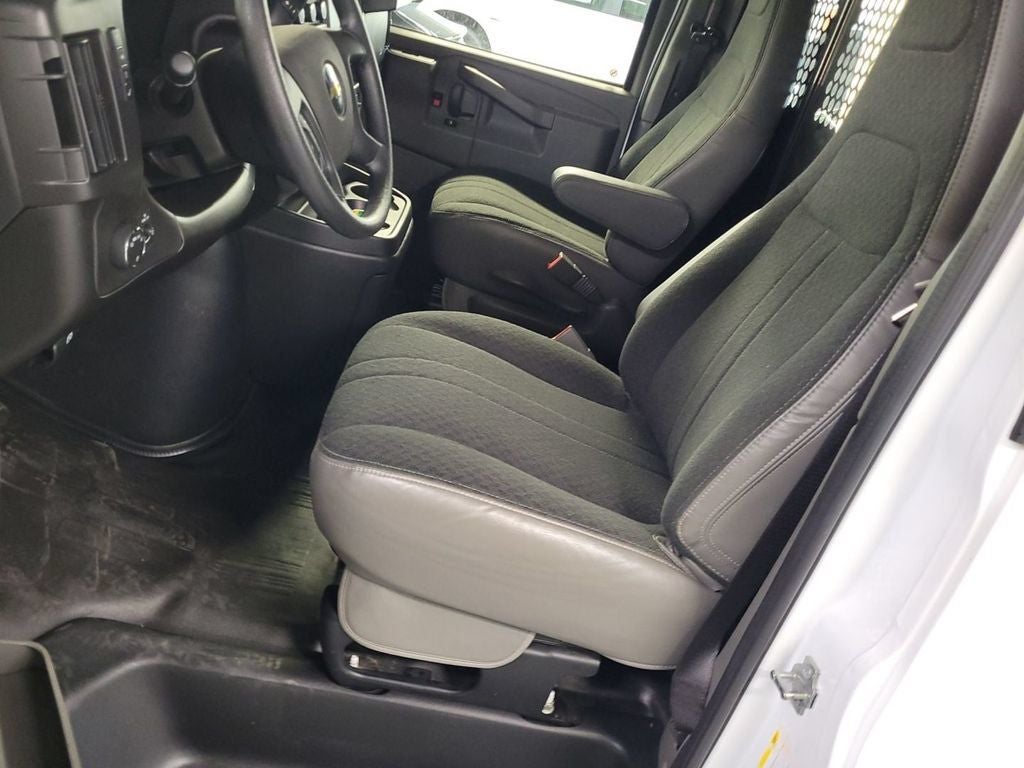2025 Chevrolet Express 2500 Work Van Cargo
