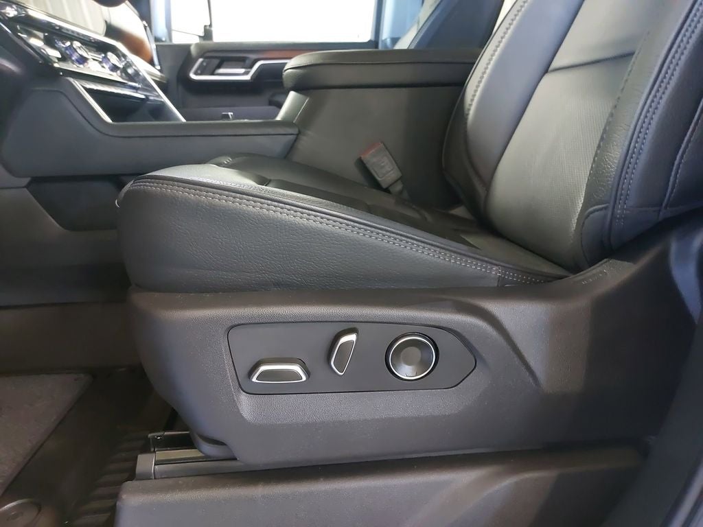 2025 GMC Sierra 3500HD Denali