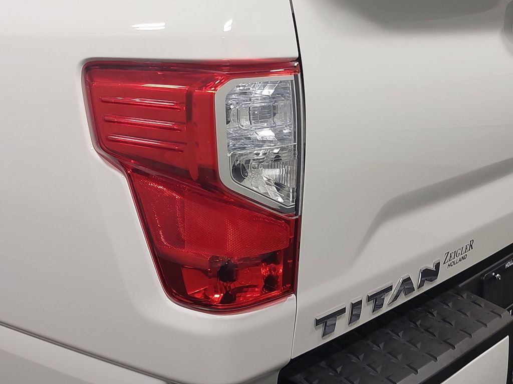 2024 Nissan Titan SV