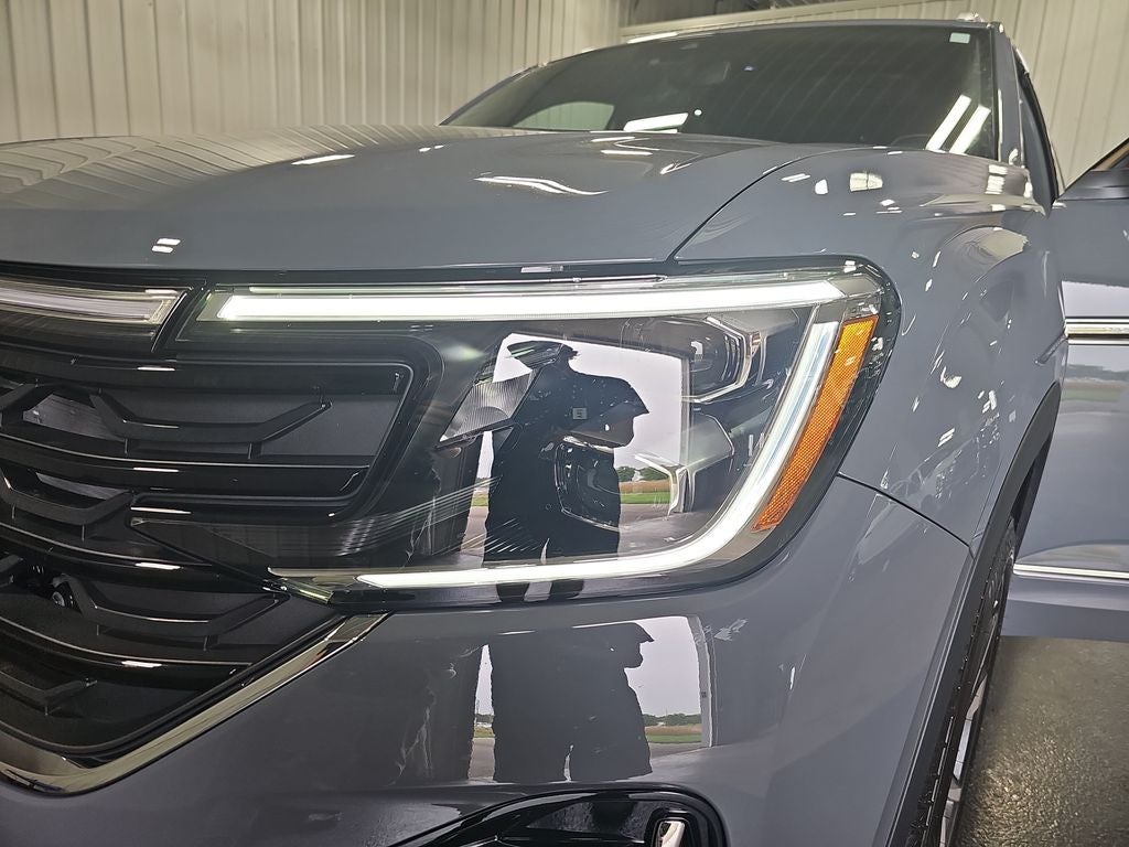 2026 Volkswagen Atlas Cross Sport SEL Premium R-Line