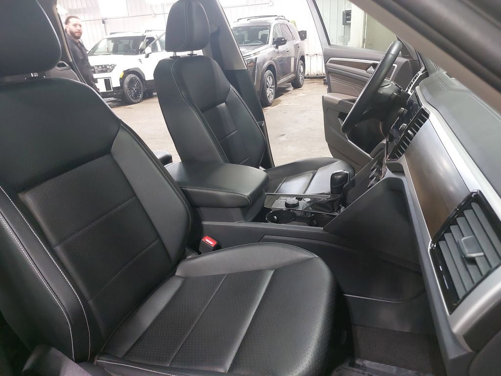 2022 Volkswagen Atlas 3.6L V6 SE w/Technology