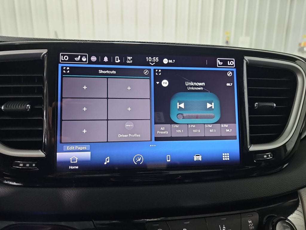 2024 Chrysler Pacifica Touring L