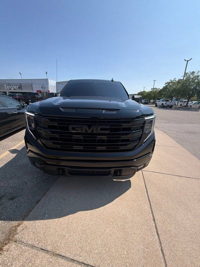 2025 GMC Sierra 1500 Elevation