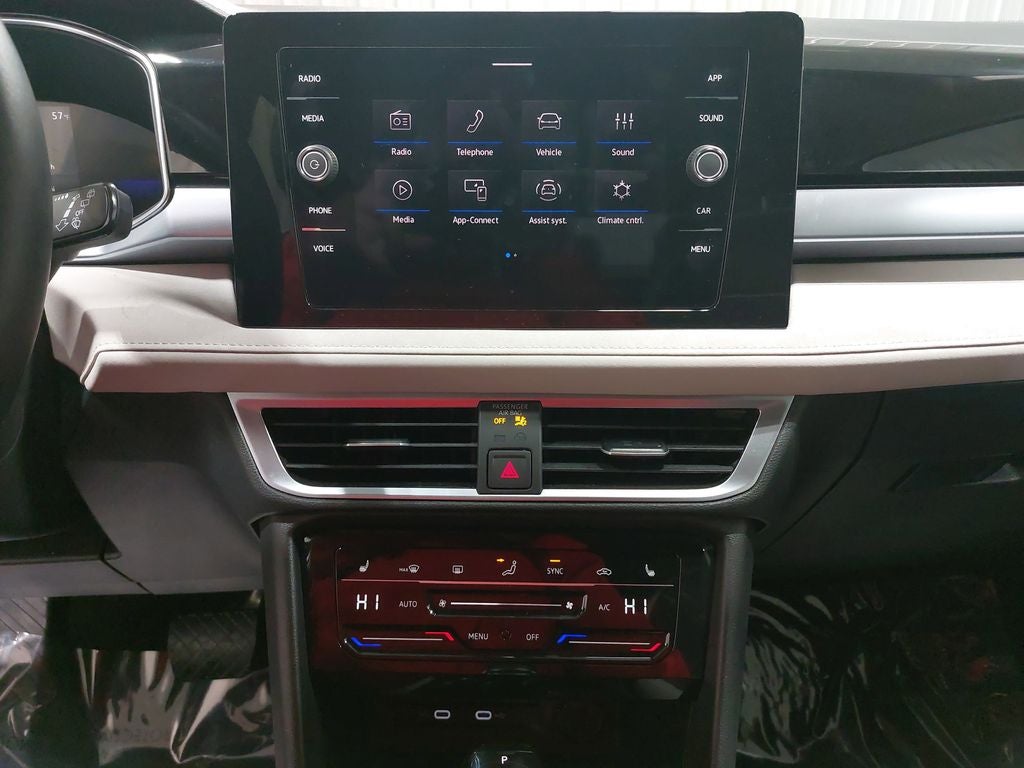 2025 Volkswagen Taos 1.5T SE