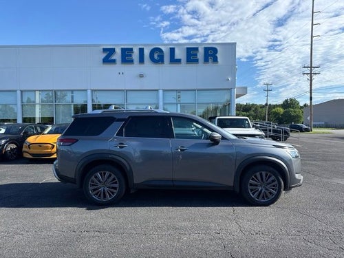 2023 Nissan Pathfinder SL