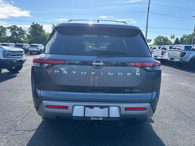 2023 Nissan Pathfinder SL