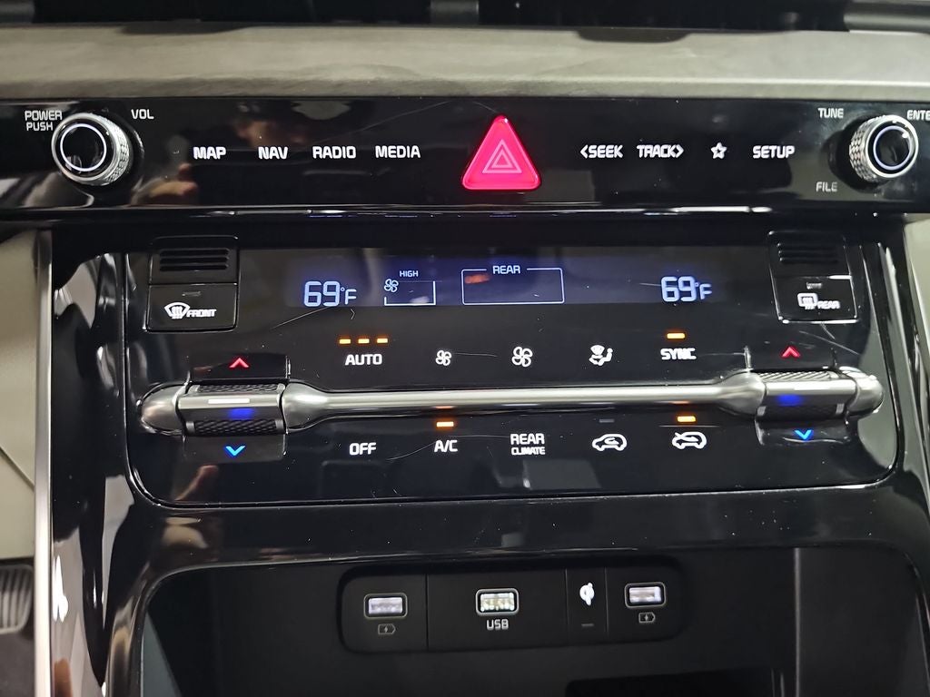 2024 Kia Carnival EX