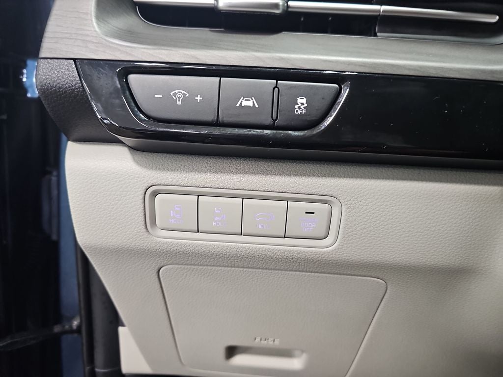 2024 Kia Carnival EX