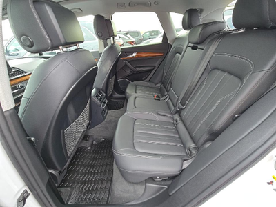 2023 Audi Q5 45 S line Premium quattro