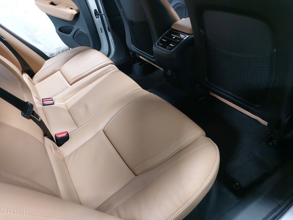 2023 Volvo XC60 B6 Ultimate Bright Theme