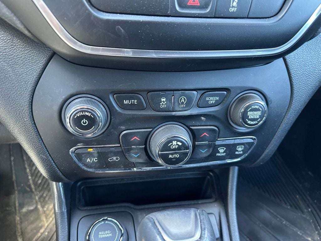 2022 Jeep Cherokee Latitude Lux