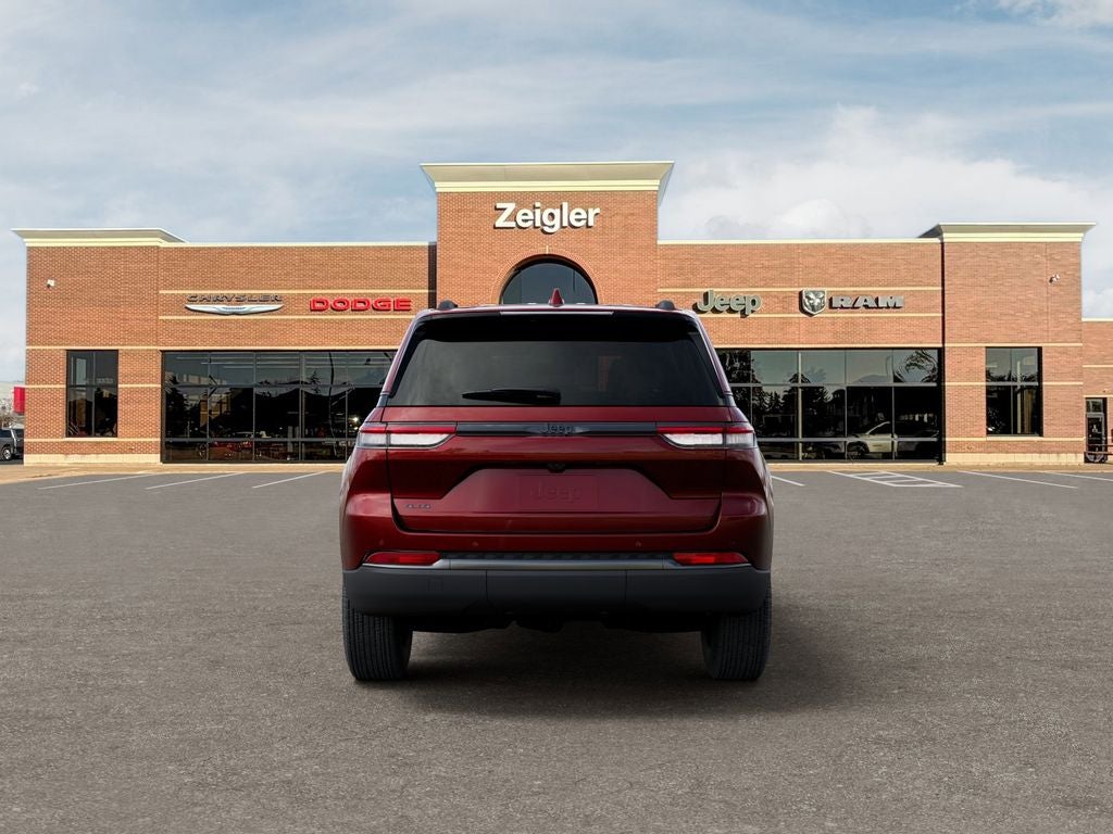 2026 Jeep Grand Cherokee Laredo Altitude