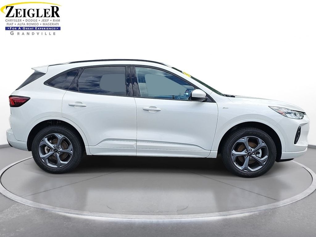2024 Ford Escape Hybrid ST-Line Select