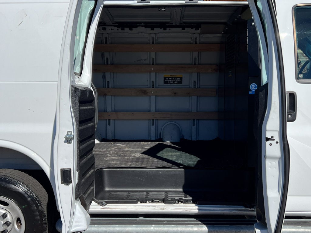 2025 GMC Savana 2500 Work Van