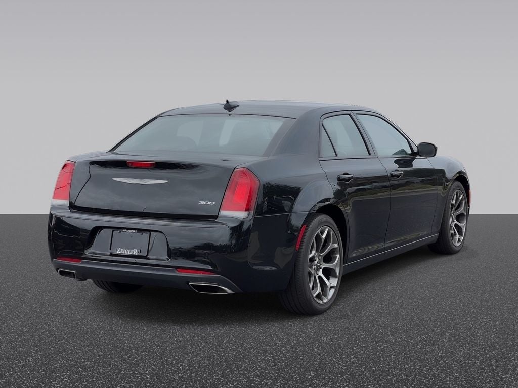 2018 Chrysler 300 Touring