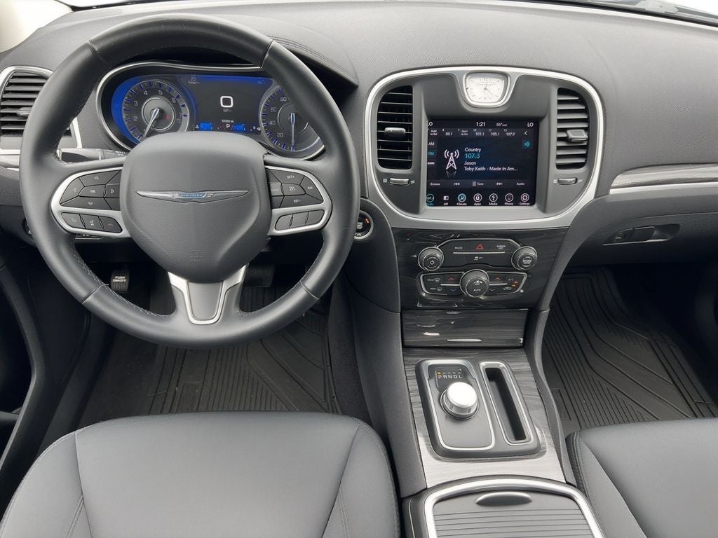 2018 Chrysler 300 Touring