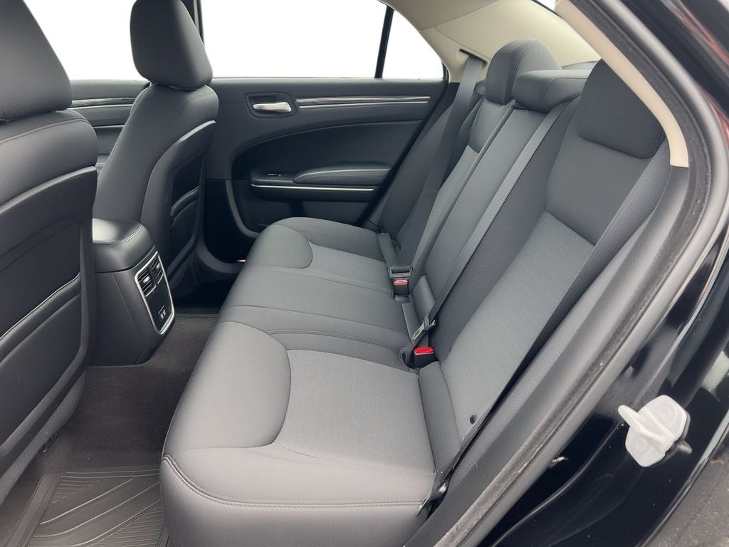 2018 Chrysler 300 Touring
