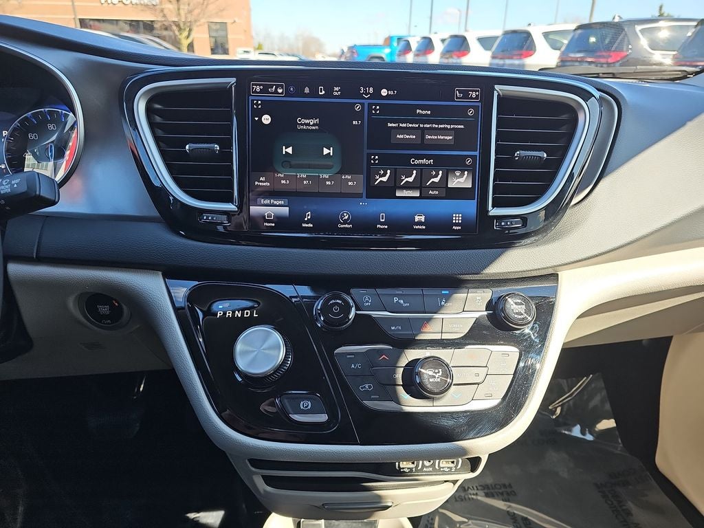 2024 Chrysler Pacifica Touring L