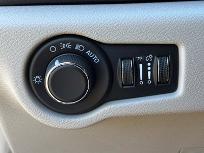 2024 Chrysler Voyager LX