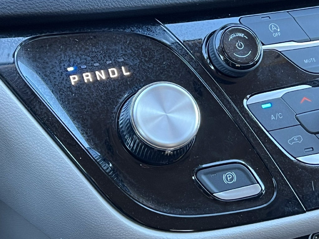 2024 Chrysler Voyager LX