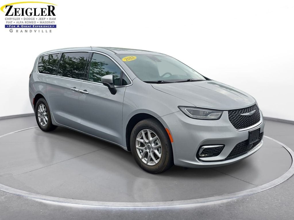 2023 Chrysler Pacifica Touring