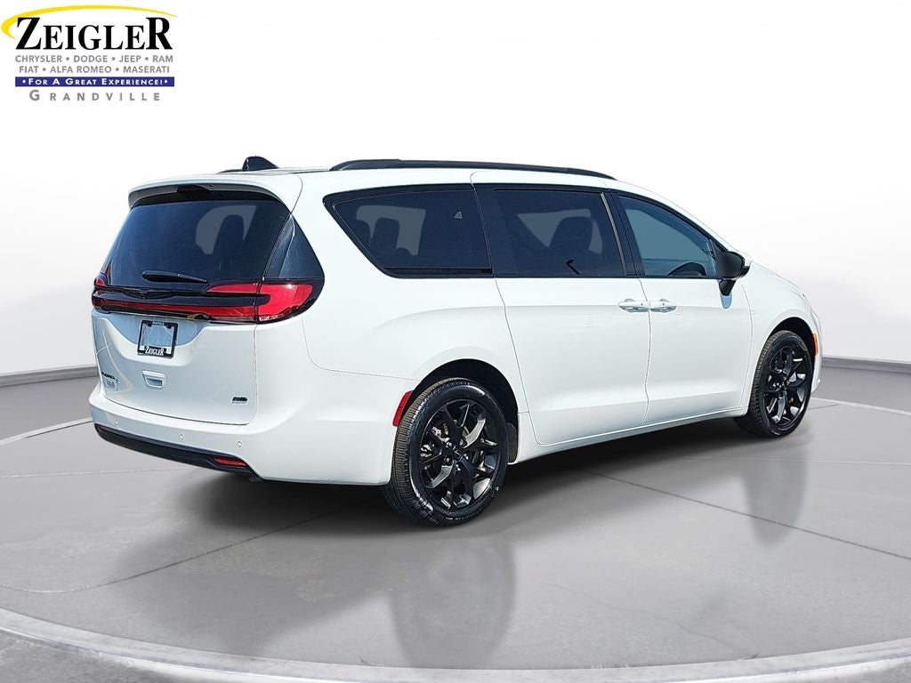 2023 Chrysler Pacifica Touring L AWD