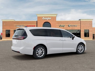 2027 Chrysler Pacifica Select