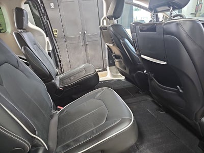2023 Chrysler Pacifica Limited AWD