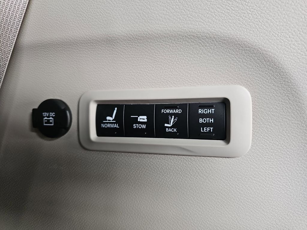 2023 Chrysler Pacifica Limited AWD