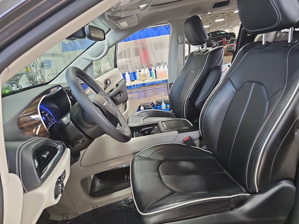 2023 Chrysler Pacifica Limited AWD