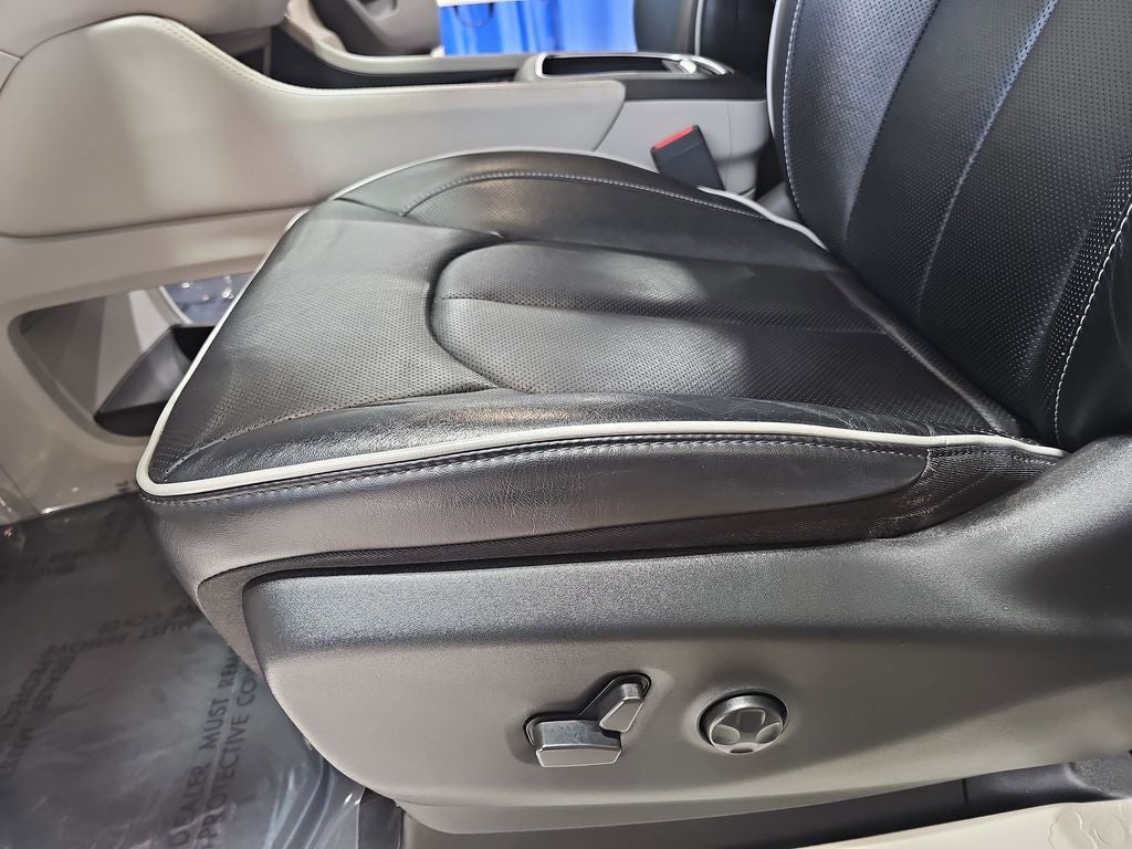 2023 Chrysler Pacifica Limited AWD