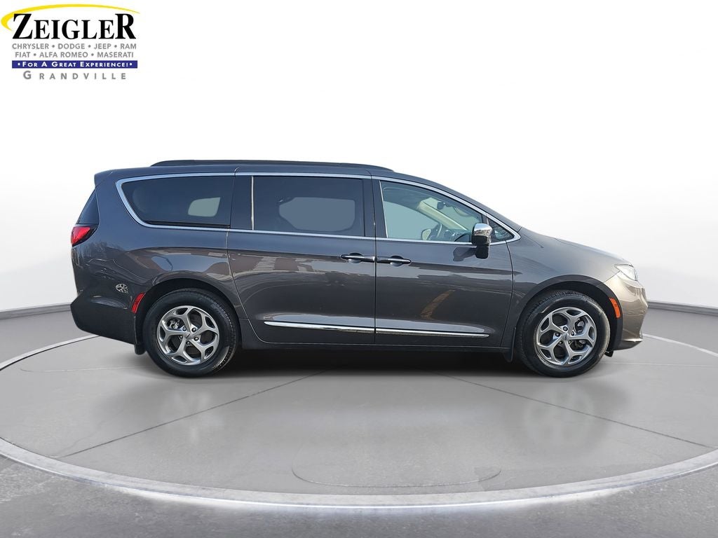2023 Chrysler Pacifica Limited AWD