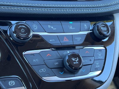 2023 Chrysler Pacifica Limited AWD