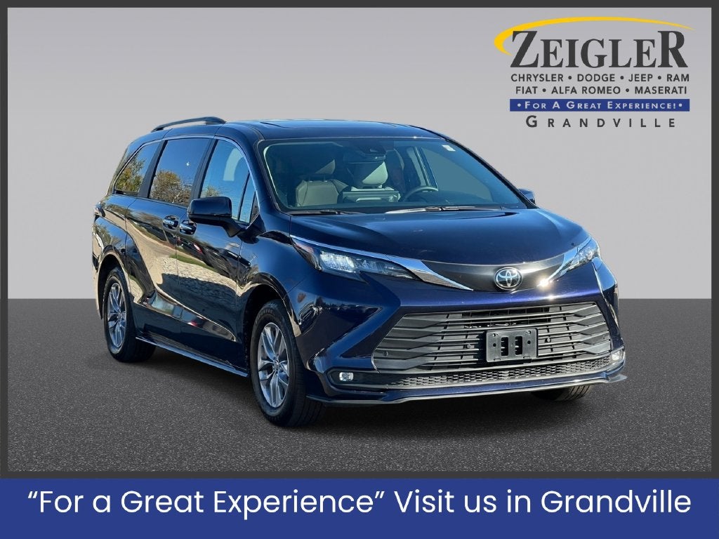 2026 Toyota Sienna XLE 8 Passenger