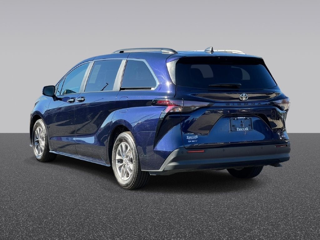 2026 Toyota Sienna XLE 8 Passenger