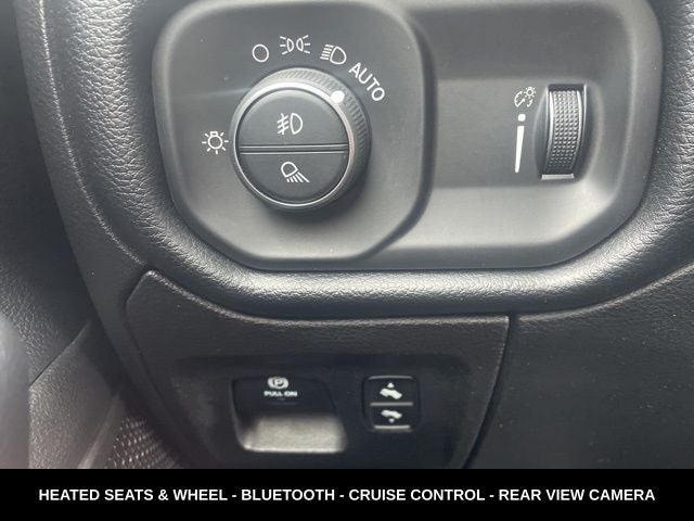 2020 RAM 1500 Big Horn/Lone Star NIGHT EDITION