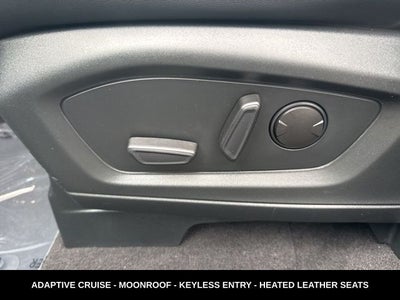 2024 Ford Explorer XLT TWIN PANEL MOONROOF