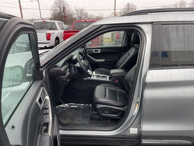 2023 Ford Explorer XLT TWIN PANEL MOONROOF
