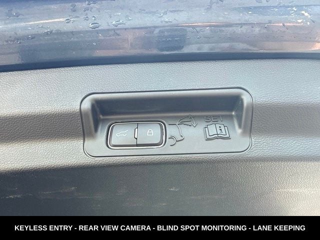 2024 Ford Explorer XLT SPORT APPEARANCE PACKAGE