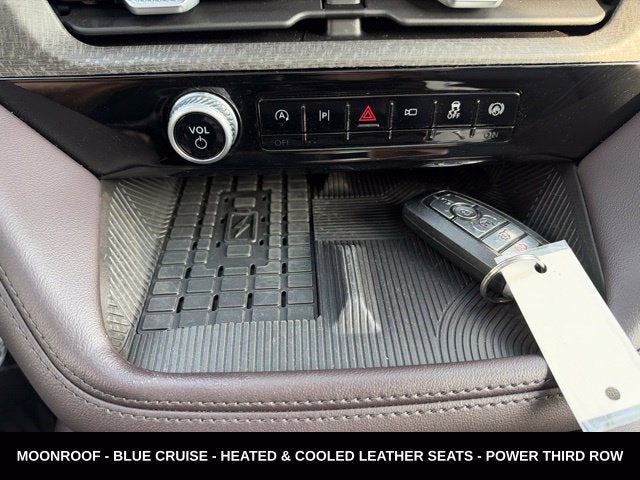 2025 Ford Explorer Platinum ULTIMATE PACKAGE