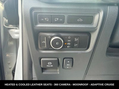 2023 Ford F-150 Lariat TWIN PANEL MOONROOF