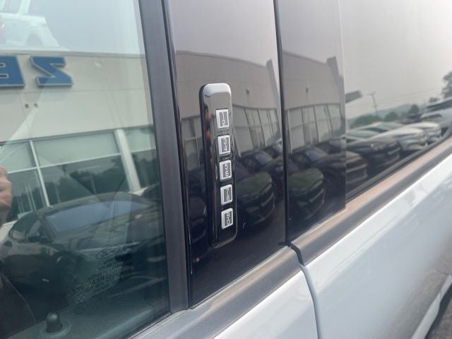 2024 Ford F-150 XLT TWIN PANEL MOONROOF