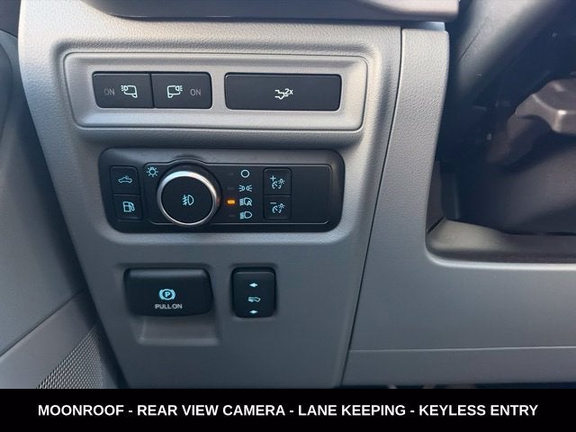 2024 Ford F-150 XLT TWIN PANEL MOONROOF