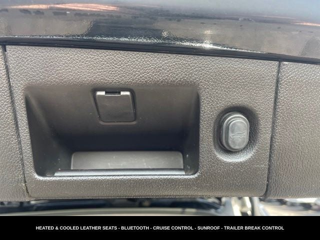 2017 GMC Yukon Denali HEADS UP DISPLAY