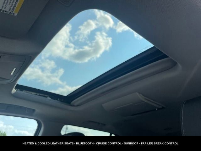2017 GMC Yukon Denali HEADS UP DISPLAY