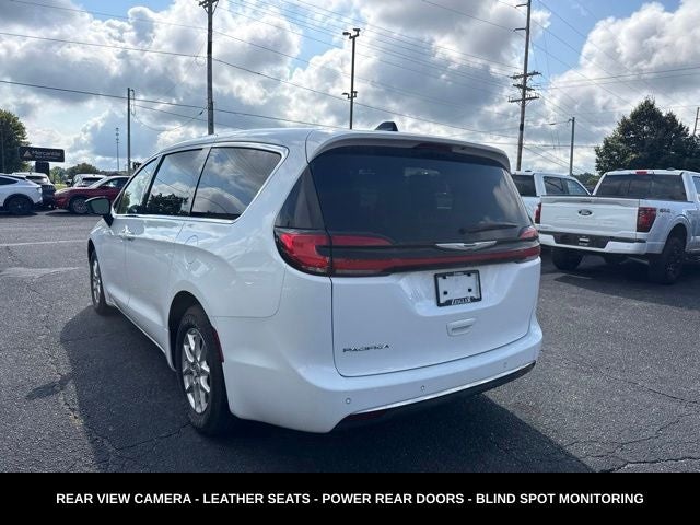2024 Chrysler Pacifica Touring L STOW N GO SEATING