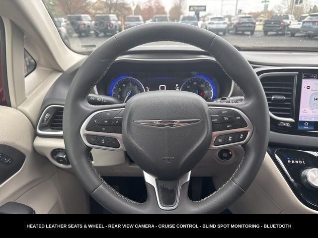 2023 Chrysler Pacifica Touring L HEATED SEATS & STEERING WHEEL